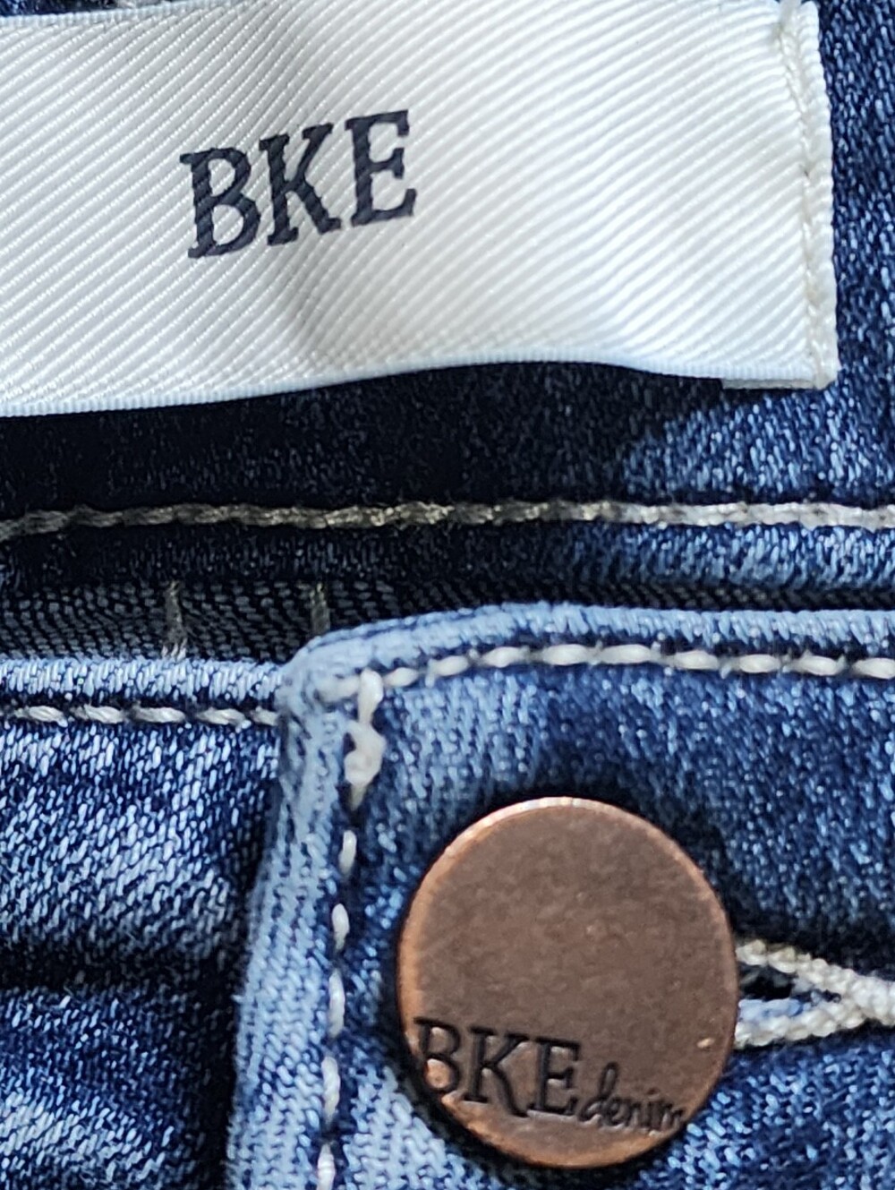 BKE Victoria Blue Distressed Denim Bermuda Shorts Womens Waist 31 In Ripped - Picture 8 of 10